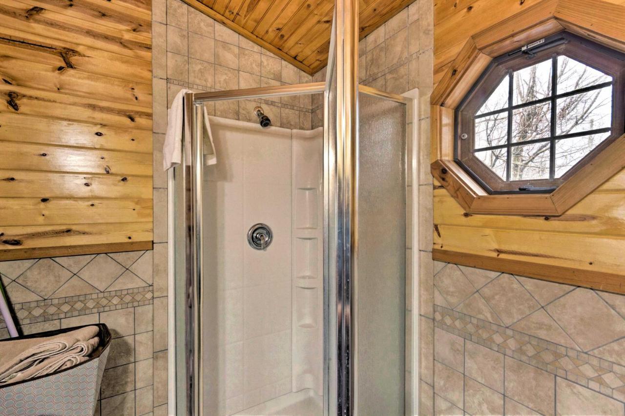 Appartamento The Boat House Creekside Getaway In Hot Springs! Esterno foto
