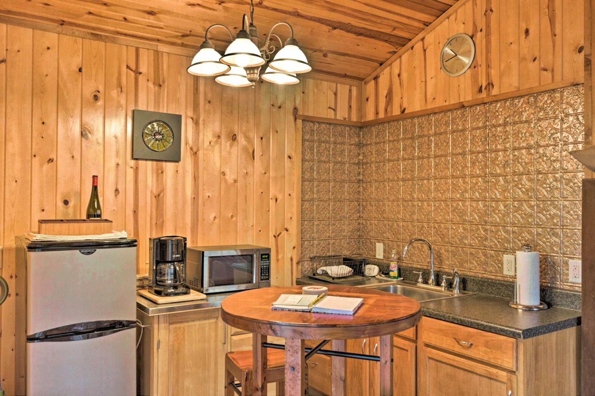 Appartamento The Boat House Creekside Getaway In Hot Springs! Esterno foto